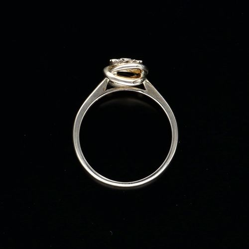 9ct Gold Diamond Ring image-6