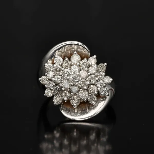 14ct White Gold Diamond Cluster Ring