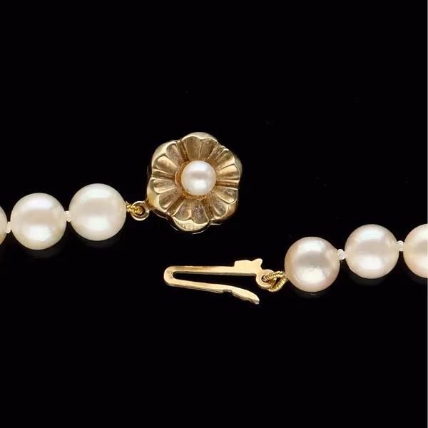 9ct Gold Clasp Cultured Pearls