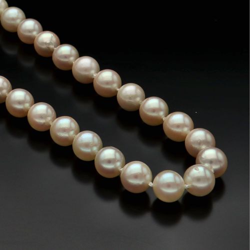 9ct Gold Clasp Cultured Pearls image-2