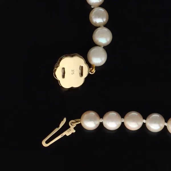 9ct Gold Clasp Cultured Pearls