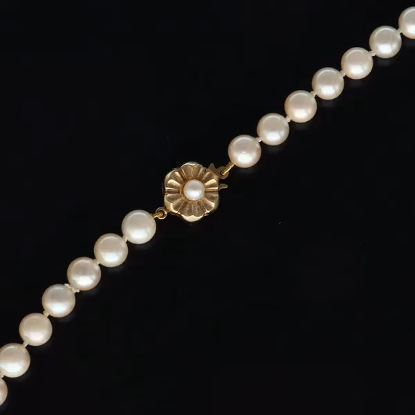 9ct Gold Clasp Cultured Pearls