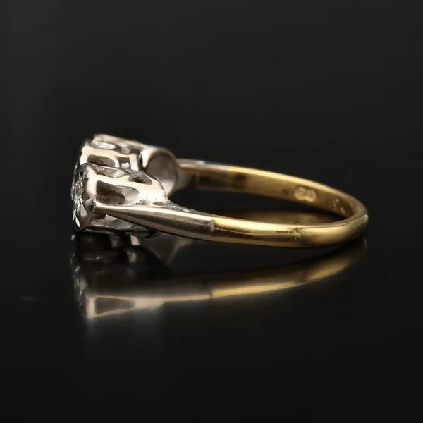 Vintage 18ct Gold Three Stone Diamond Ring