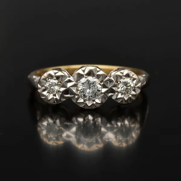Vintage 18ct Gold Three Stone Diamond Ring