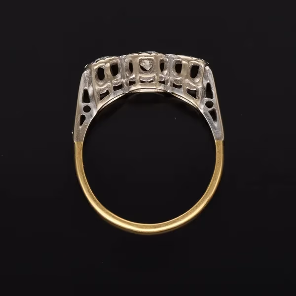 Vintage 18ct Gold Three Stone Diamond Ring