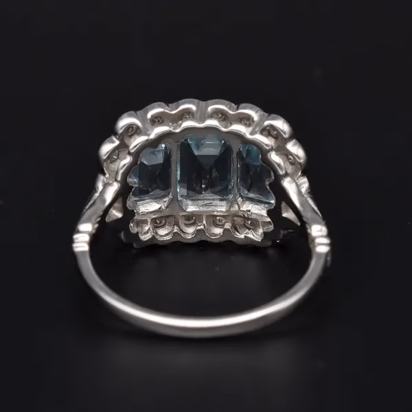 18ct White Gold Aquamarine & Diamond Ring