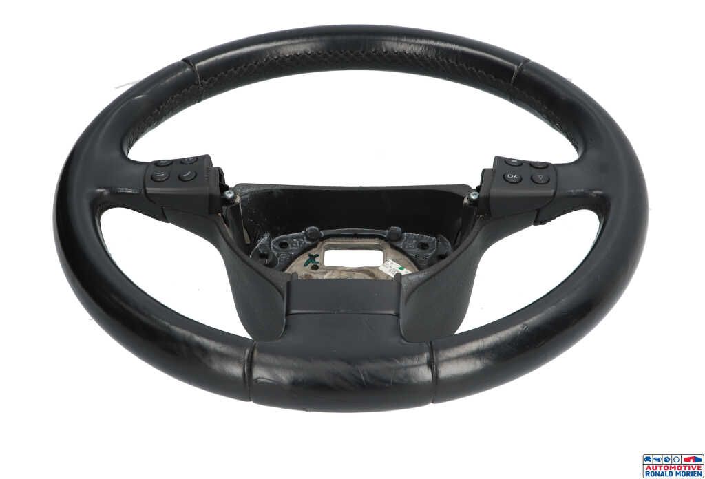Used Steering wheel Volkswagen Passat (3C2) 2.0 TDI 16V 140 Price € 75,00 Margin scheme offered by Automaterialen Ronald Morien B.V.