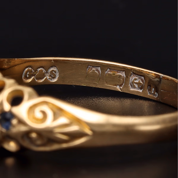 18ct Gold Diamond and Sapphire Ring