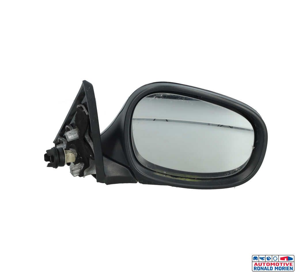 Used Wing mirror, right BMW 1 serie (E81) 118d 16V Price € 59,00 Margin scheme offered by Automaterialen Ronald Morien B.V.