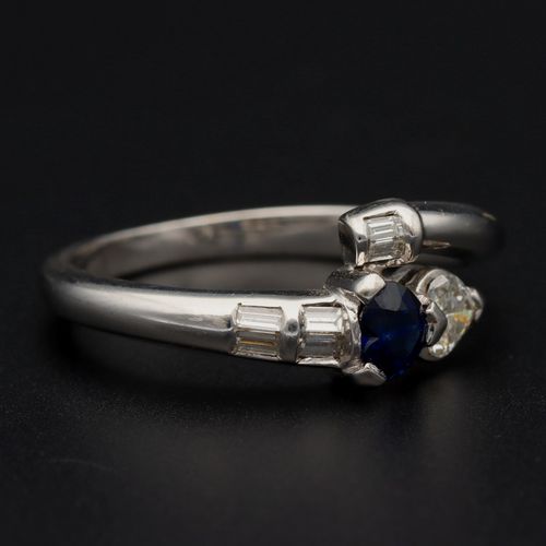 18ct Gold Diamond and Sapphire Ring image-1