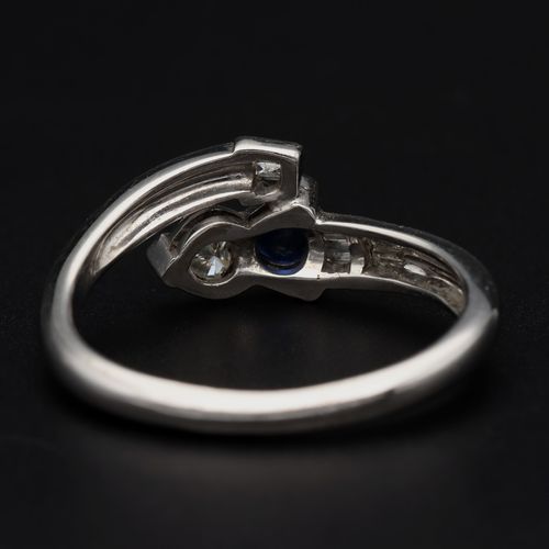 18ct Gold Diamond and Sapphire Ring image-5