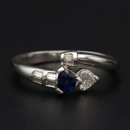 18ct Gold Diamond and Sapphire Ring image-2