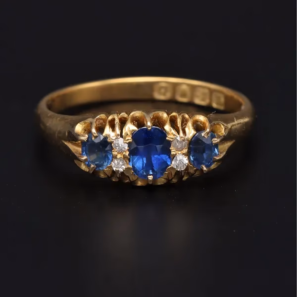 18ct Yellow Gold Diamond & Sapphire Ring