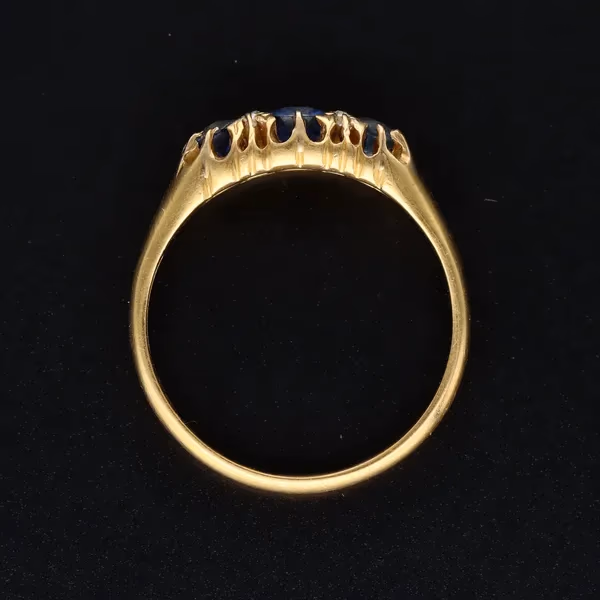 18ct Yellow Gold Diamond & Sapphire Ring
