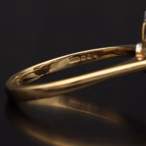 18ct Gold Sapphire and Diamond Ring