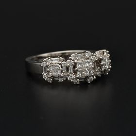 18ct White Gold Diamond Ring