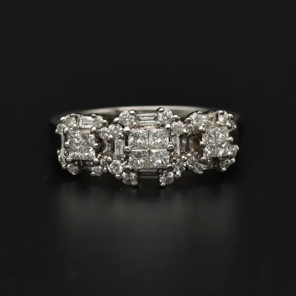 18ct White Gold Diamond Ring