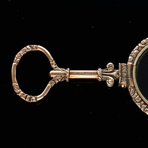 Ornate Victorian 9ct Gold Magnifying Glass image-3