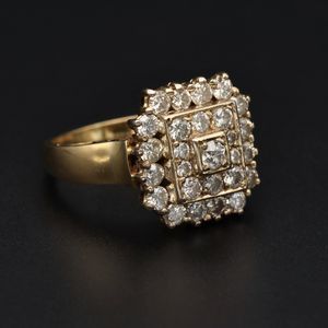 18ct Gold Diamond Cluster Ring