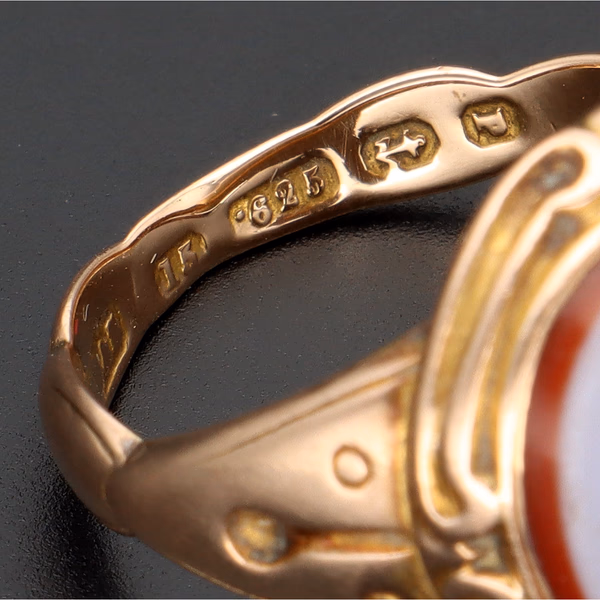 15ct Gold Sardonyx Signet Ring