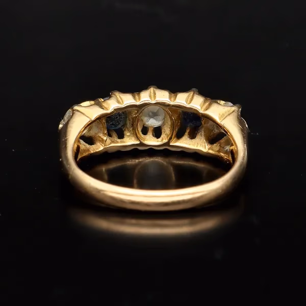 18ct Gold Sapphire and Diamond Ring