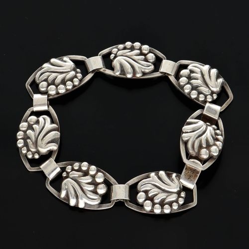 Mid Century Danish 830s Silver Foliate Link Bracelet image-2