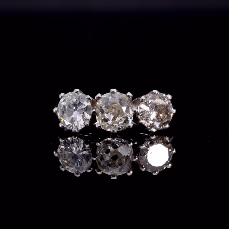 360° view of The Antique Magnificent 2.5 Carat Diamond Ring