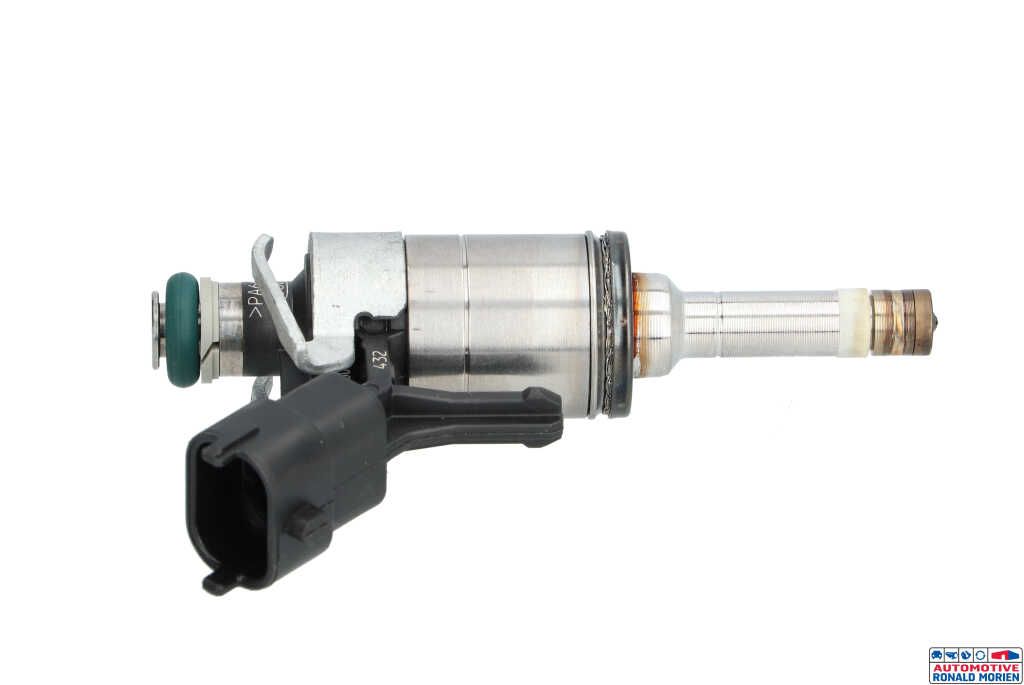 Gebruikte Injector (benzine injectie) Peugeot 508 SW (F4/FC/FJ/FR) 1.6 16V PureTech 180 Prijs € 95,00 Inclusief btw aangeboden door Automaterialen Ronald Morien B.V.