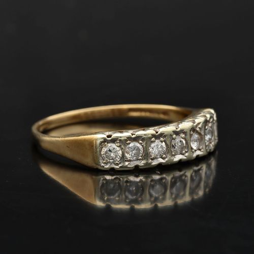 Large Gold 0.5ct Diamond Ring. Birm 1993 image-1