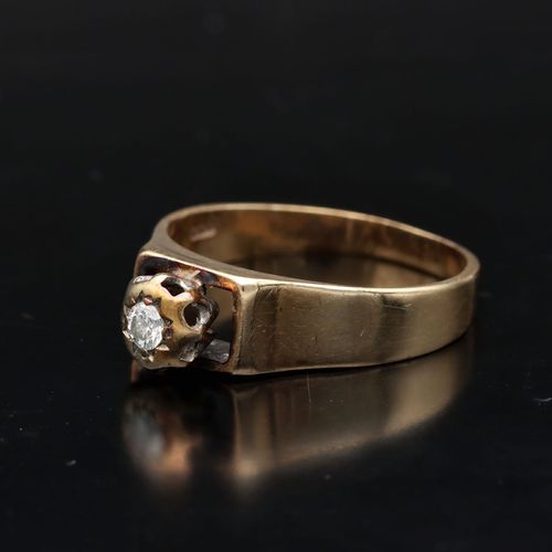 Retro Gold Diamond Ring. London 1978 image-3