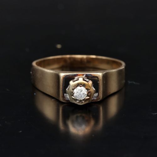 Retro Gold Diamond Ring. London 1978 image-2