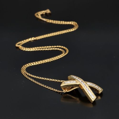 Vintage 18ct Diamond X Pendant Necklace image-3
