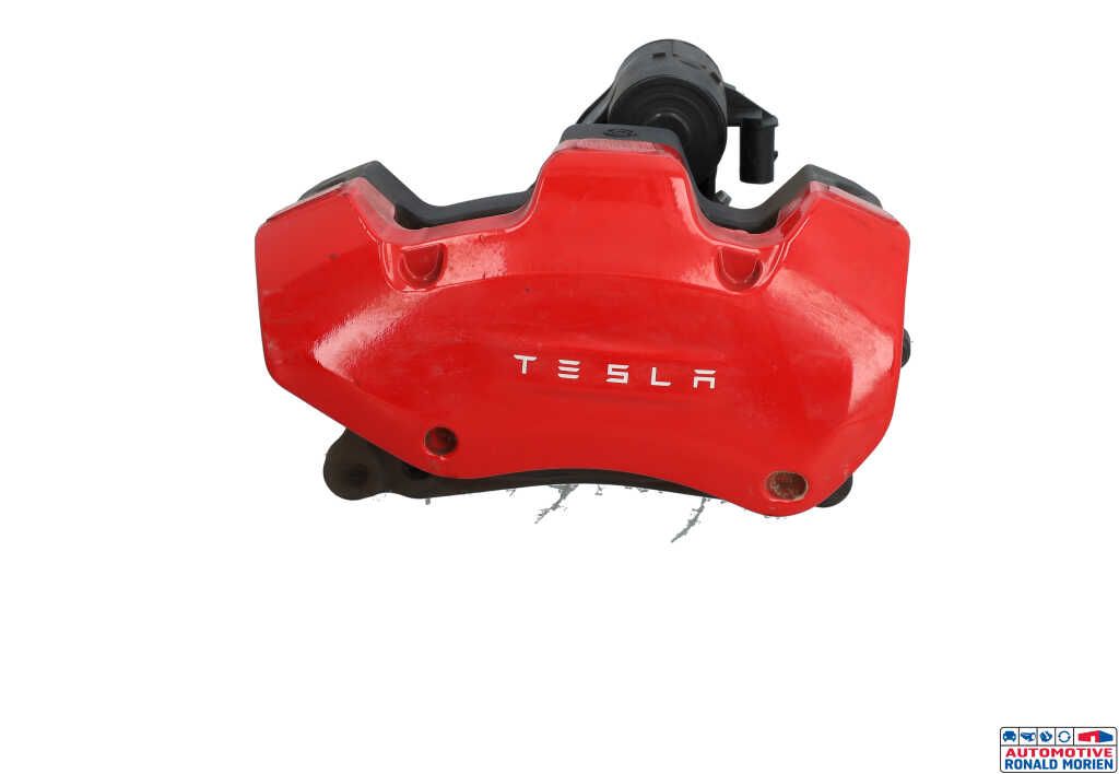 Used Rear brake calliper, left Tesla Model 3 Long Range, Performance AWD Price € 250,00 Inclusive VAT offered by Automaterialen Ronald Morien B.V.
