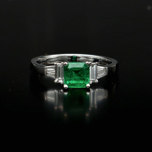 18k White Gold Emerald and Diamond Ring image-2