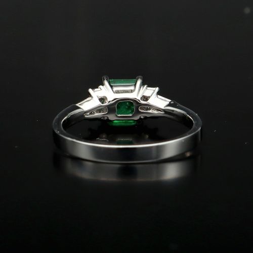 18k White Gold Emerald and Diamond Ring image-4