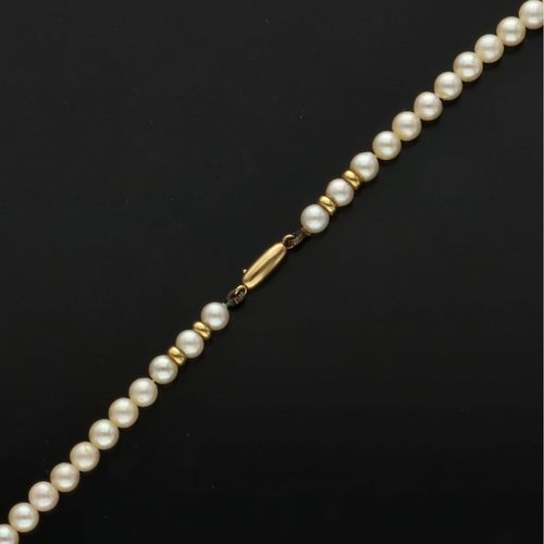 18ct Gold Diamond and Cultured Pearl Drop Necklace image-3
