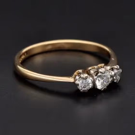18ct Yellow Gold 3-Stone Diamond Ring