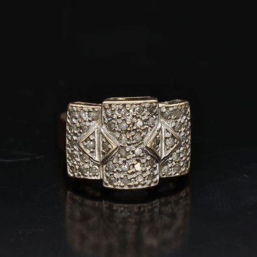 9ct Gold Diamond Ring image-2