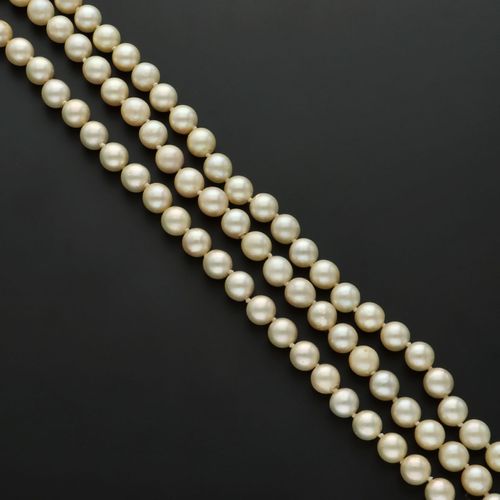 9ct Gold Pearl & Garnet Clasp Cultured Pearls image-3