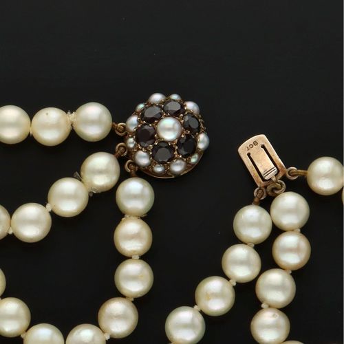 9ct Gold Pearl & Garnet Clasp Cultured Pearls image-6