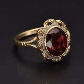 9ct Gold Garnet Ring