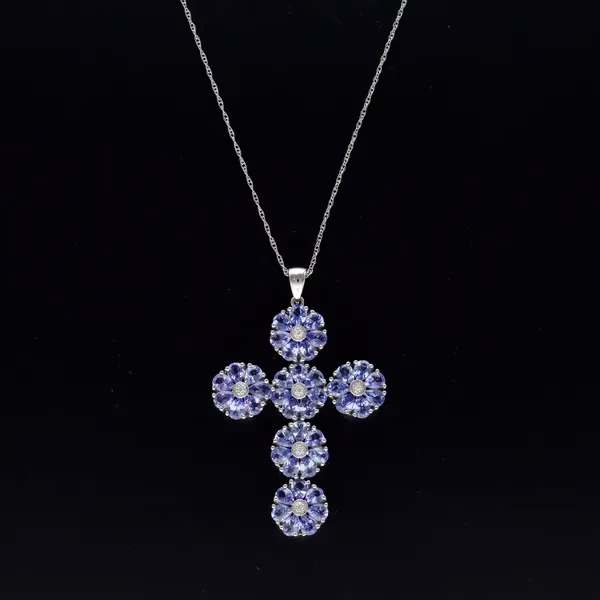 18ct White Gold Blue Sapphire & Diamond Pendant Necklace