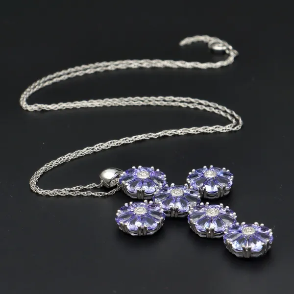 18ct White Gold Blue Sapphire & Diamond Pendant Necklace