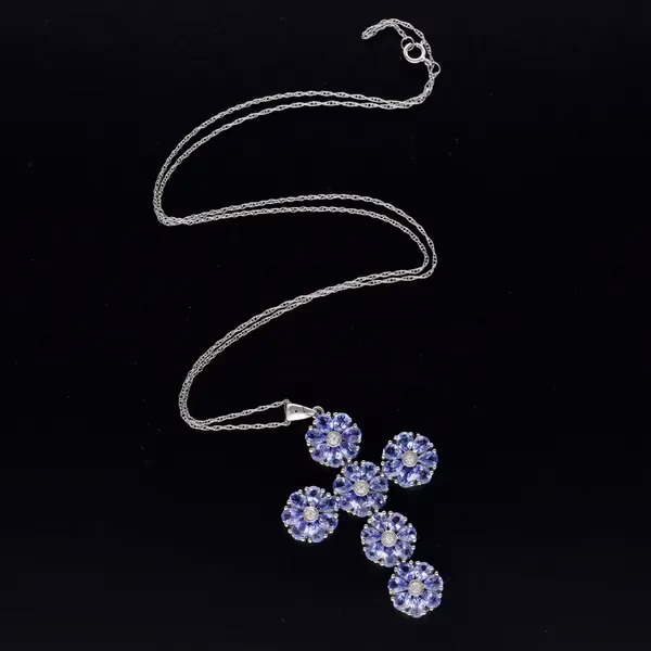 18ct White Gold Blue Sapphire & Diamond Pendant Necklace