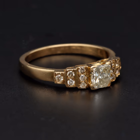 18ct Yellow Gold Diamond Engagement Ring