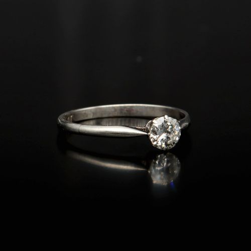 Antique Platinum Diamond Solitaire Ring image-1