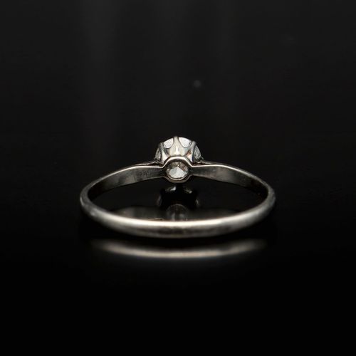 Antique Platinum Diamond Solitaire Ring image-4