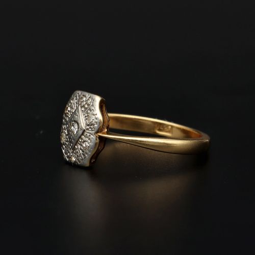 18ct Gold Art Deco Diamond Ring image-3