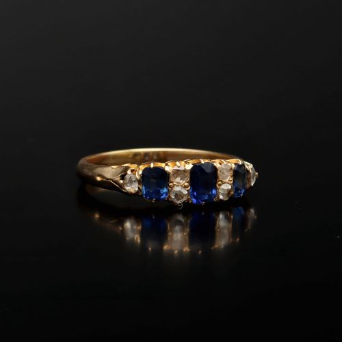 Vintage 18ct Gold Sapphire and Diamond Ring image-1