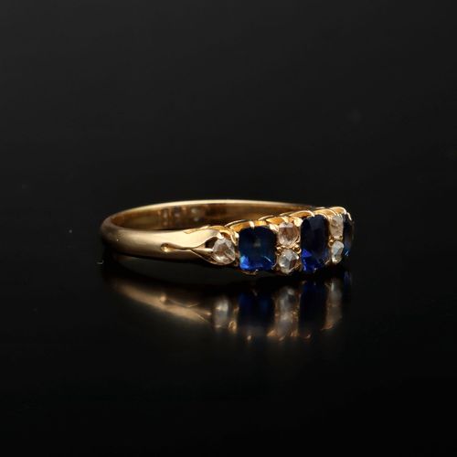 Vintage 18ct Gold Sapphire and Diamond Ring image-5